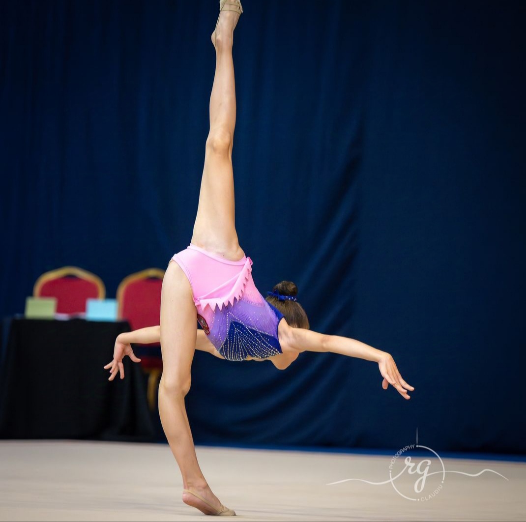 devojcica gimnasticarka